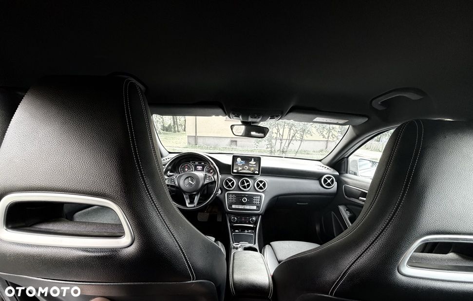 Mercedes-Benz Klasa A 180 7G-DCT Activity Edition - 11