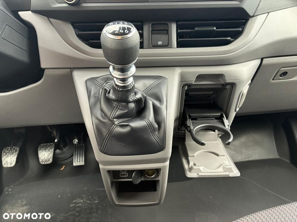 Volkswagen Transporter Kombi L1H1 M1 - 32