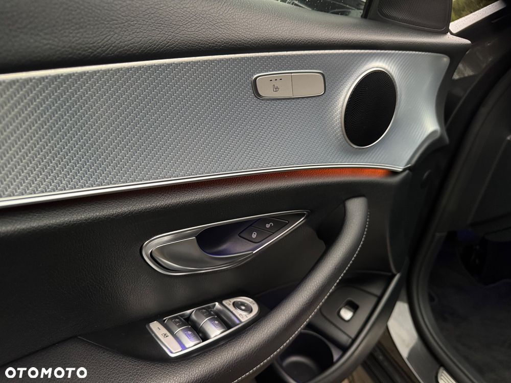 Mercedes-Benz Klasa E 200 9G-TRONIC Exclusive - 20
