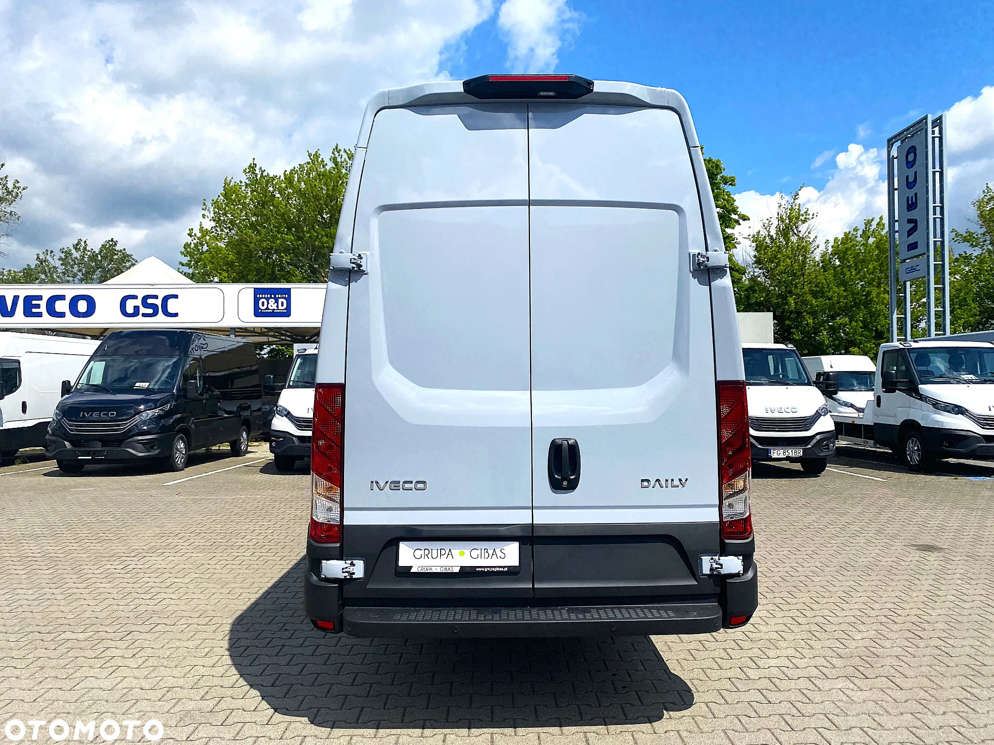 Iveco Daily 35S18HA8 V 3.0 Diesel 180 KM AT 8 L4H3 - 12