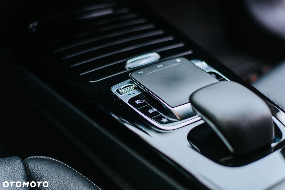 Mercedes-Benz CLA 250 4-Matic 7G-DCT - 21