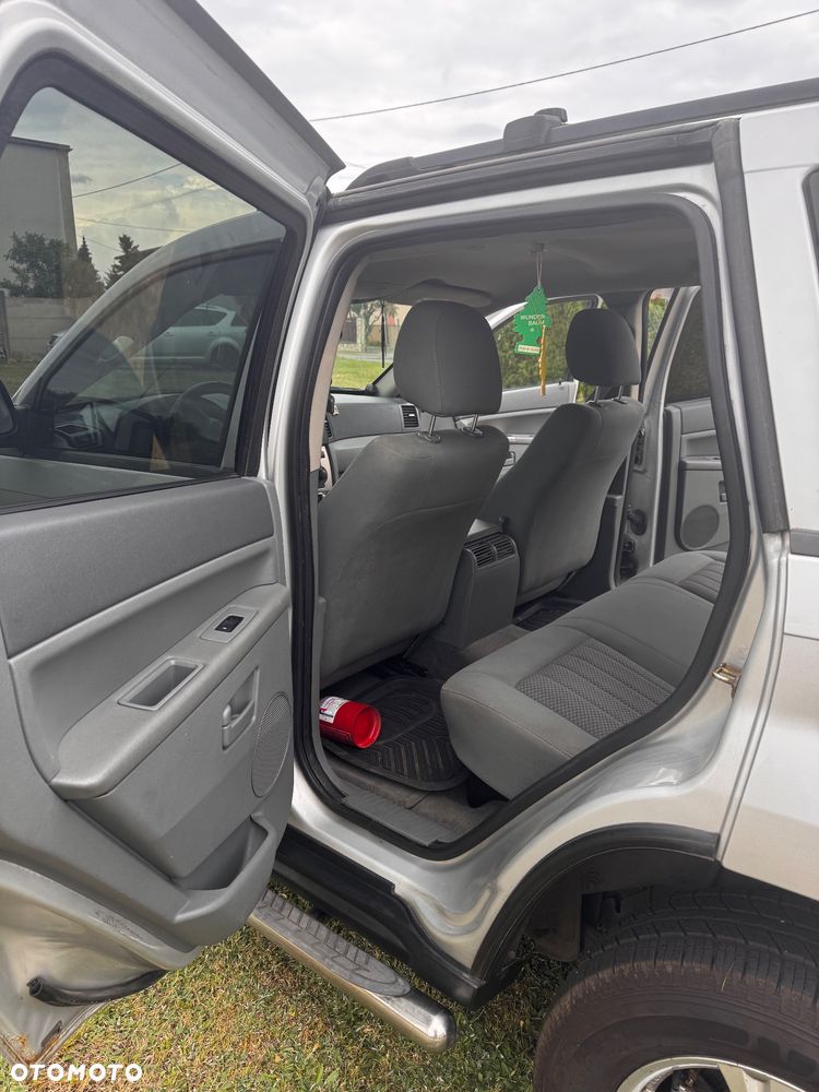 Jeep Grand Cherokee - 18