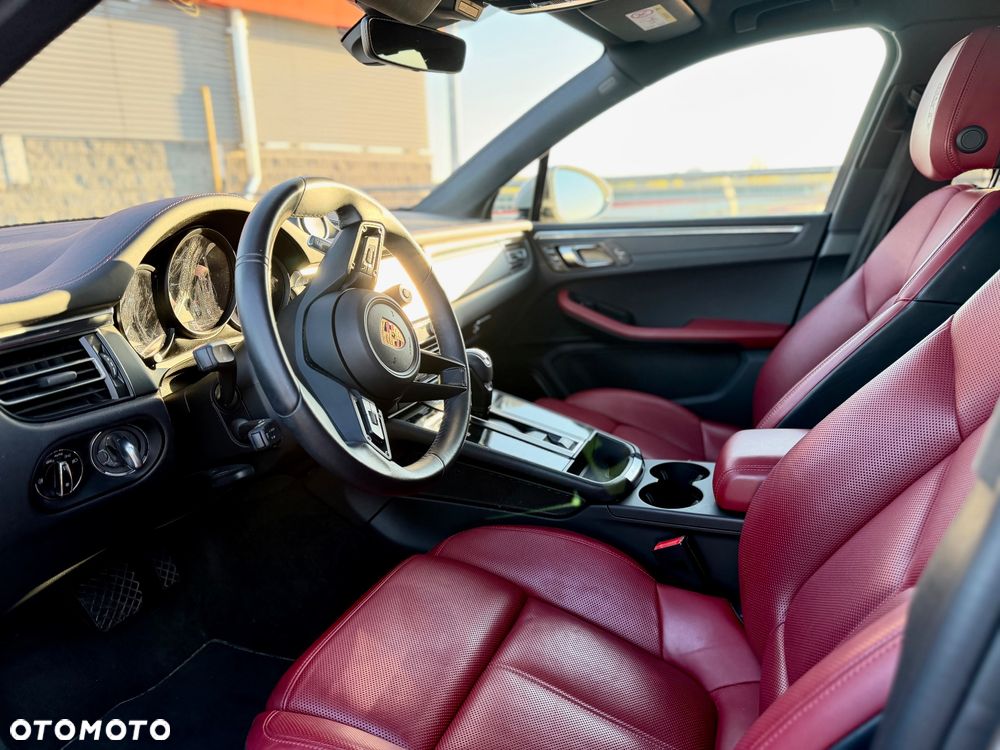 Porsche Macan T - 16