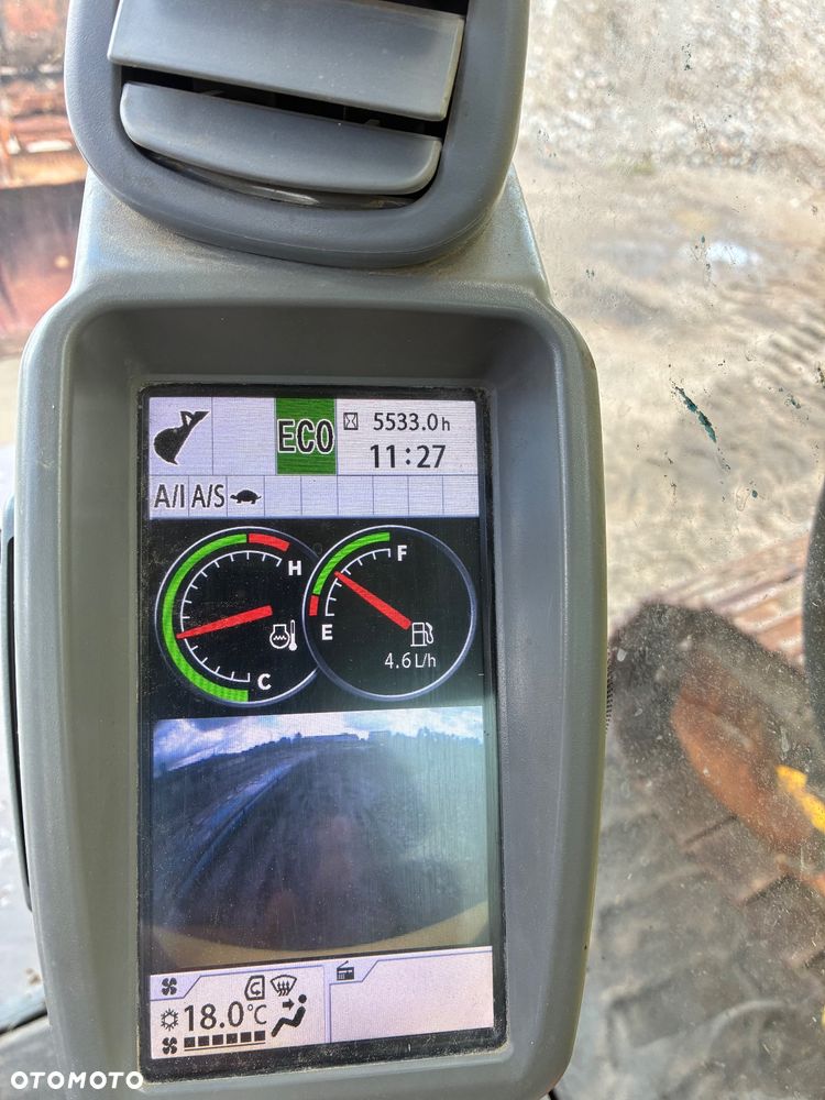 Hitachi ZX225USLC-5B - 6