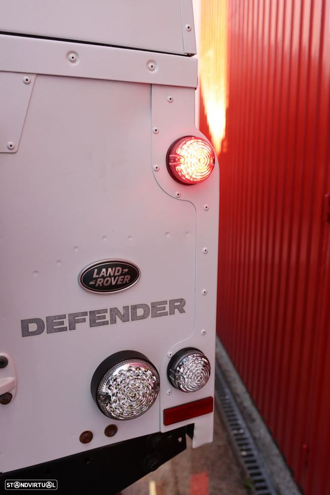 Land Rover Defender 110 DPF Adventure - 12