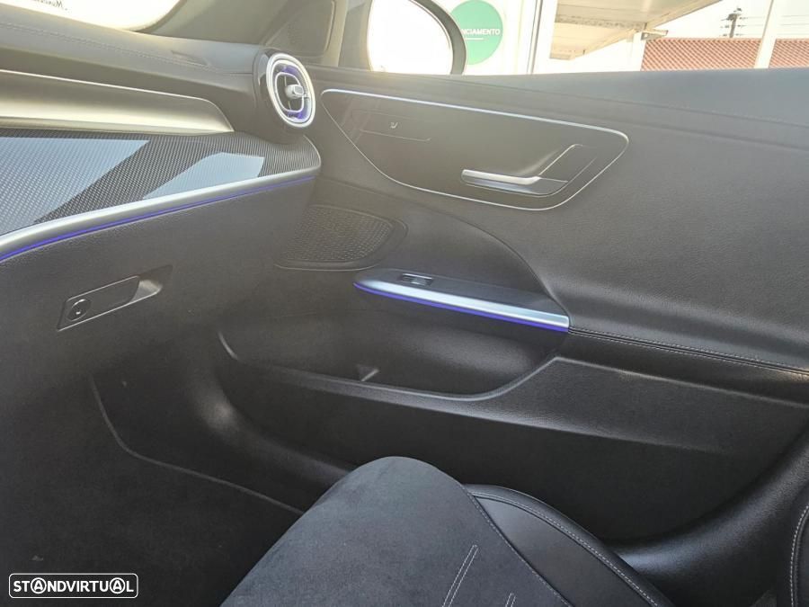 Mercedes-Benz C 300 e T 9G-TRONIC AMG Line - 24