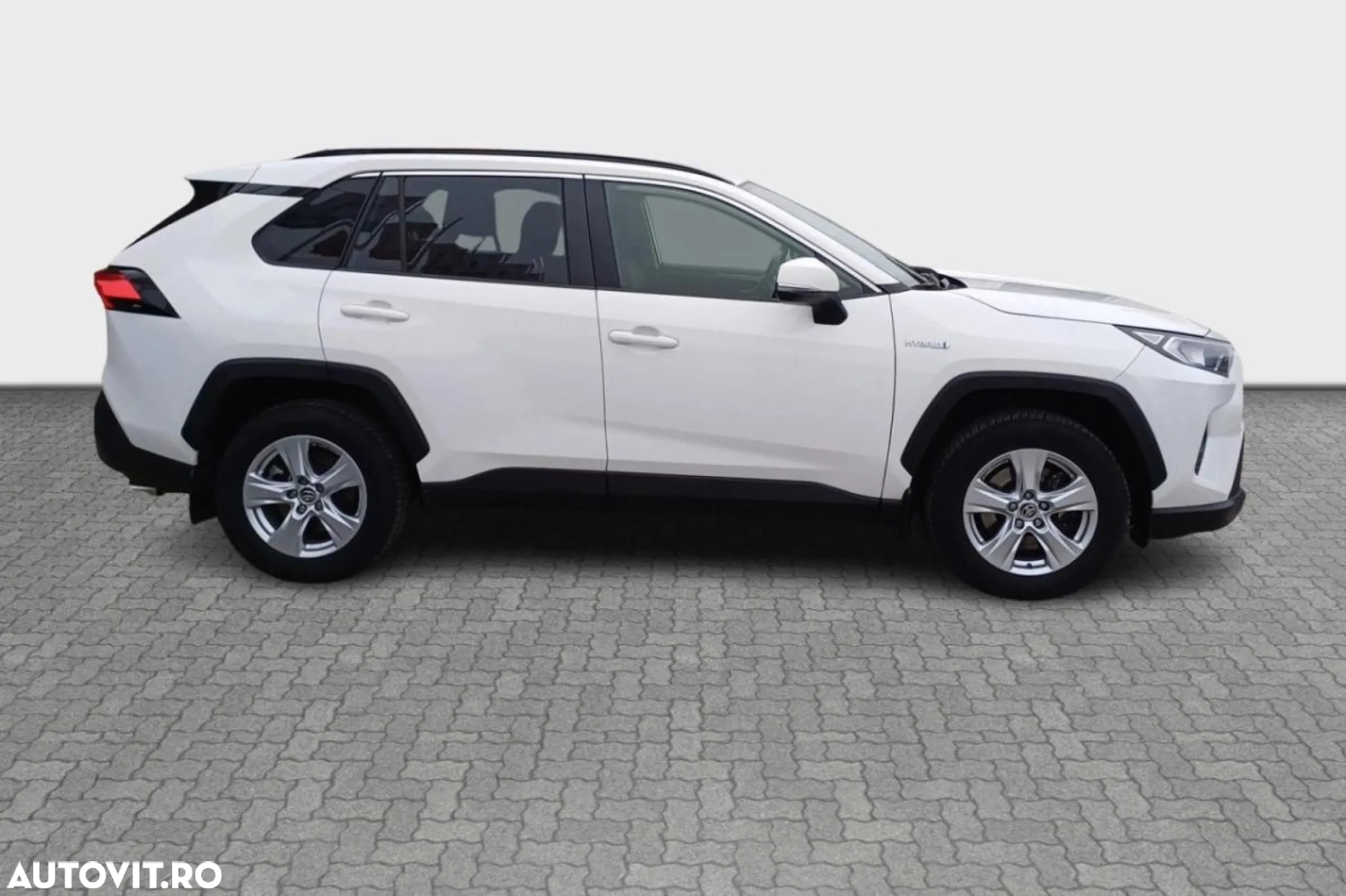 Toyota RAV4 - 9