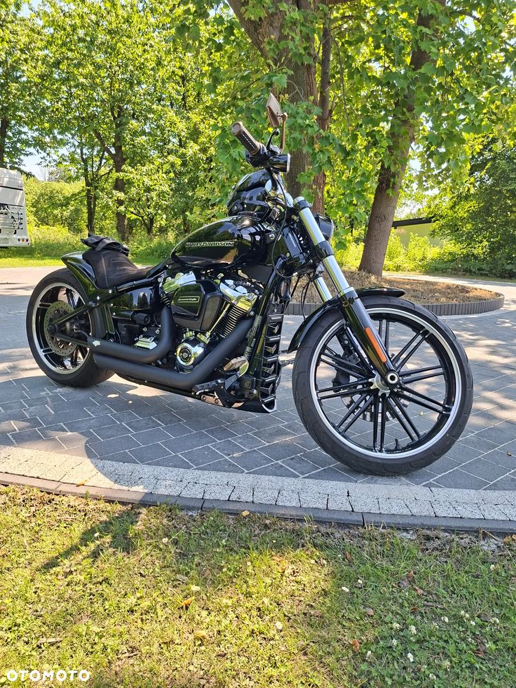 Harley-Davidson FXSB Breakout - 3