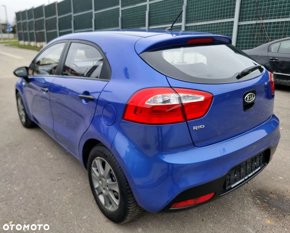 Kia Rio - 7