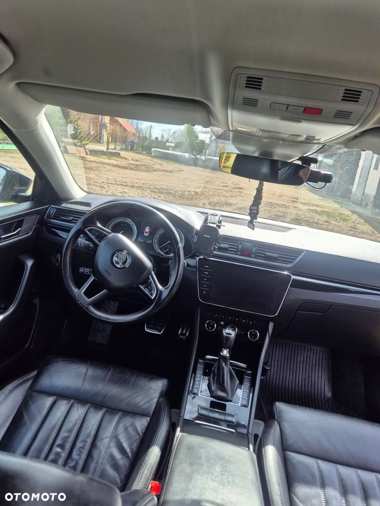Skoda Superb 2.0 TDI 4x4 L&K DSG - 25