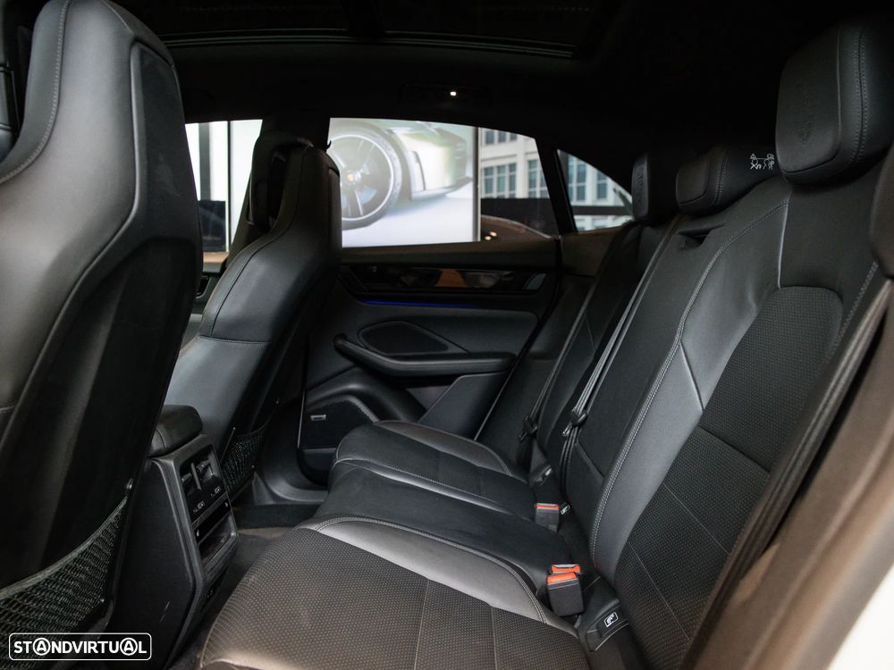 Porsche Macan Electric 4 - 29