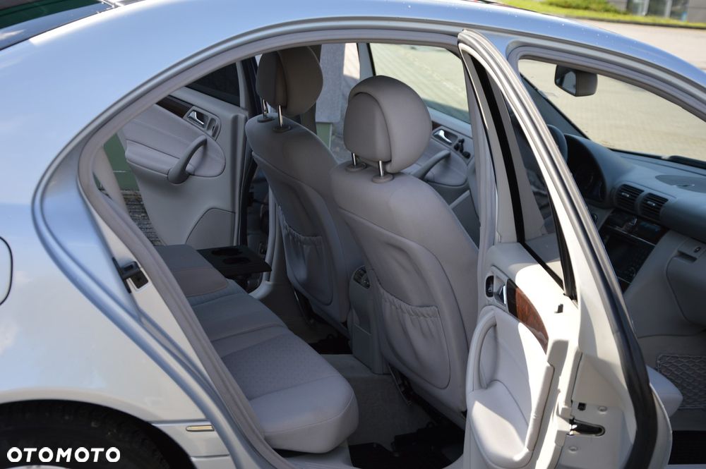 Mercedes-Benz Klasa C 280 7G-TRONIC Elegance - 36