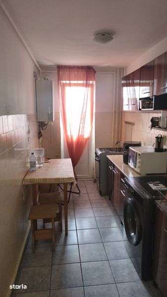 Închiriez apartament 3camere 70 Mp...2 balcoane — fotografia 3