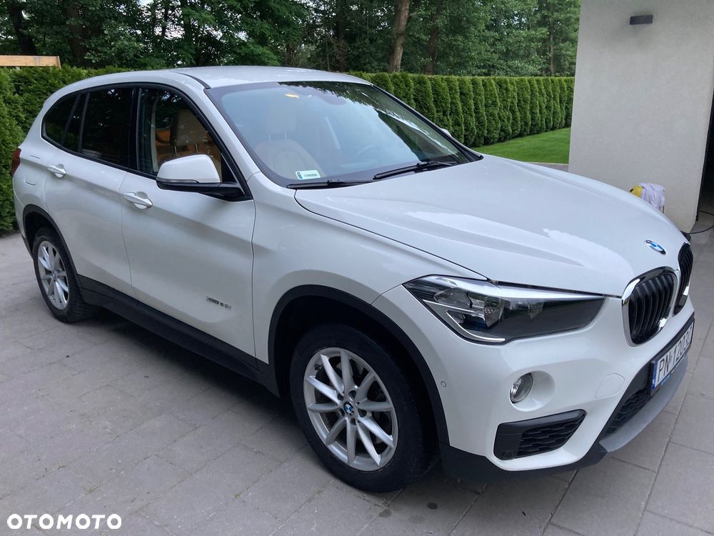 BMW X1 xDrive20i - 1