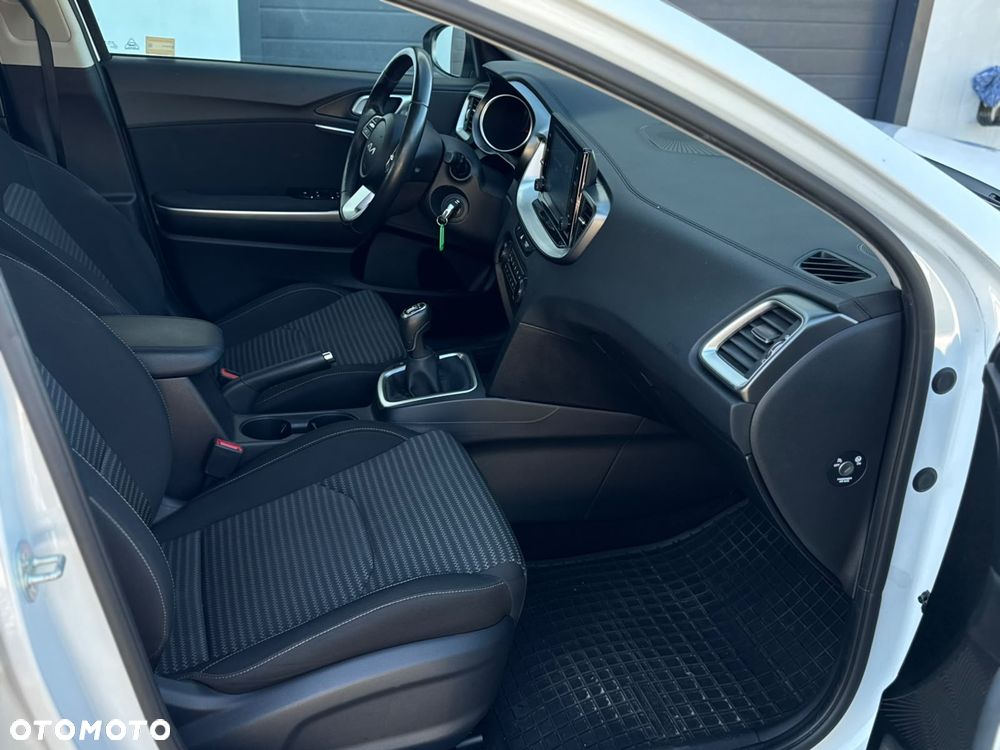 Kia Ceed 1.5 T-GDI L - 21