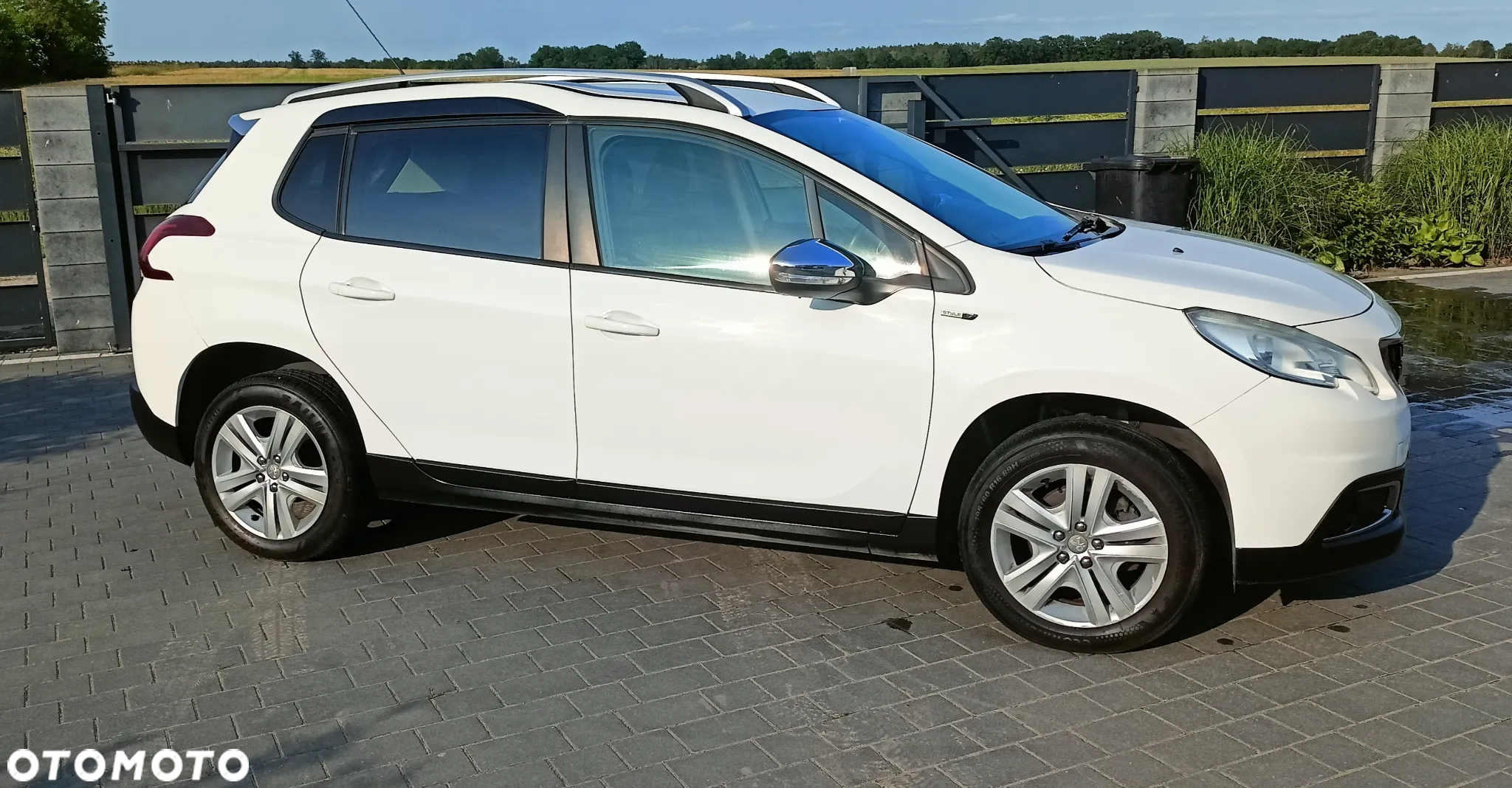 Peugeot 2008 1.2 Pure Tech Style S&S - 18