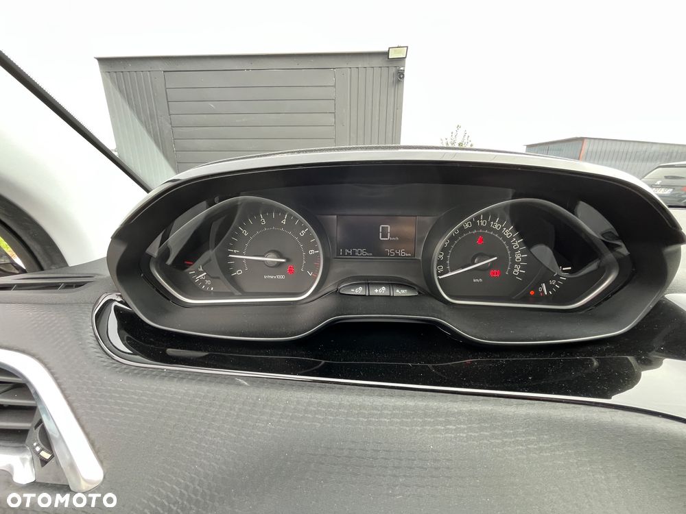 Peugeot 208 1.2 PureTech Style - 17