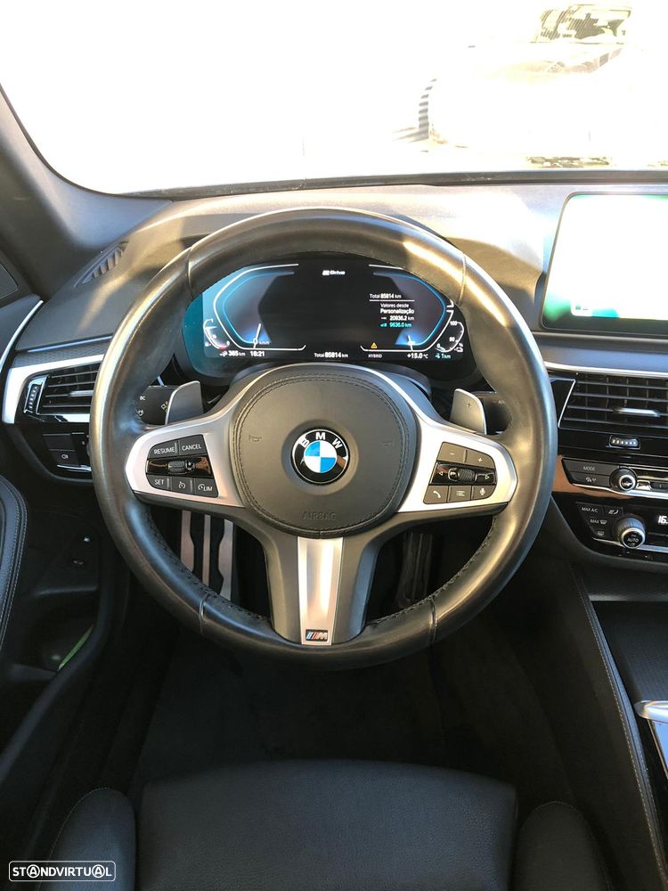 BMW 530 e Pack M - 12