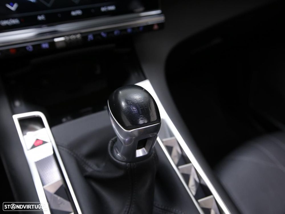 DS DS7 Crossback - 27