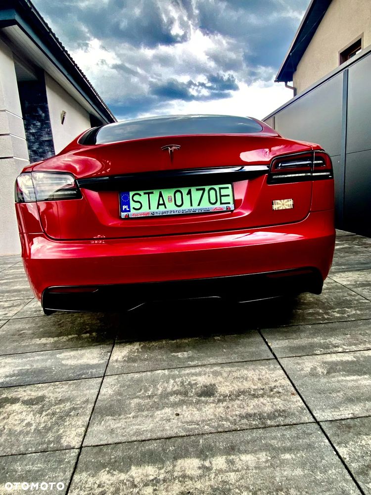 Tesla Model S - 8