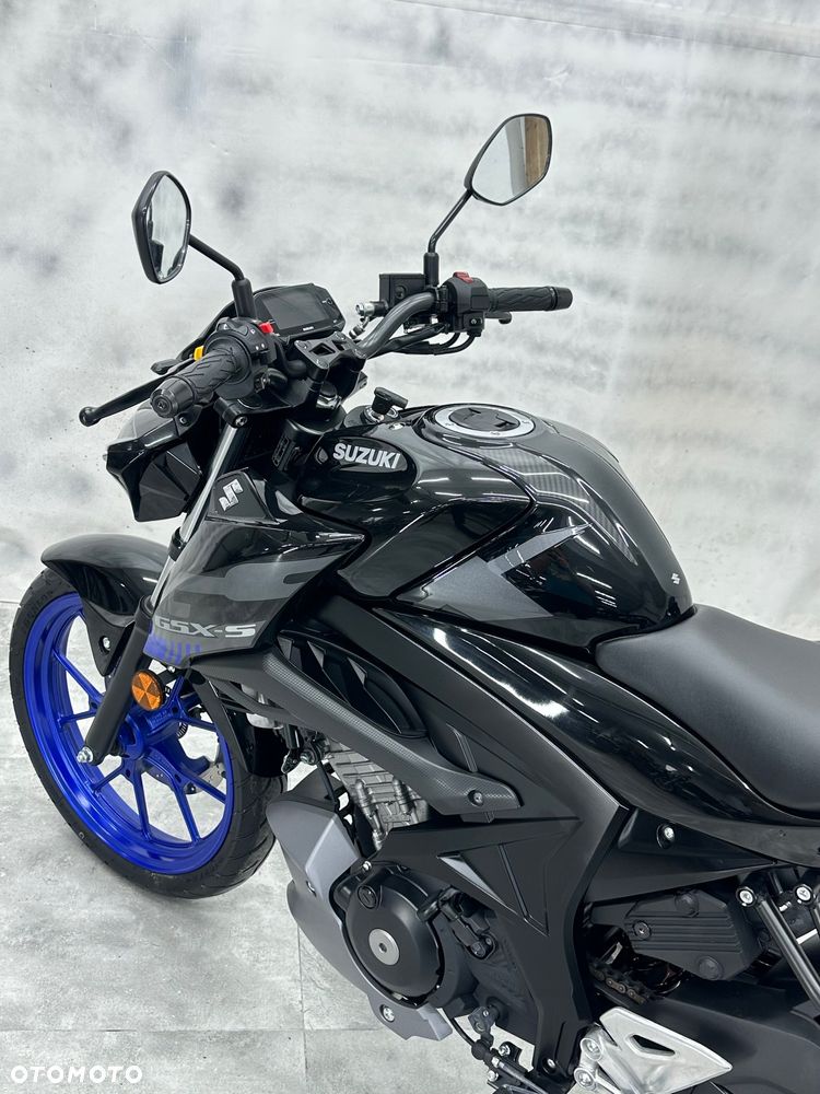 Suzuki GSX - 8