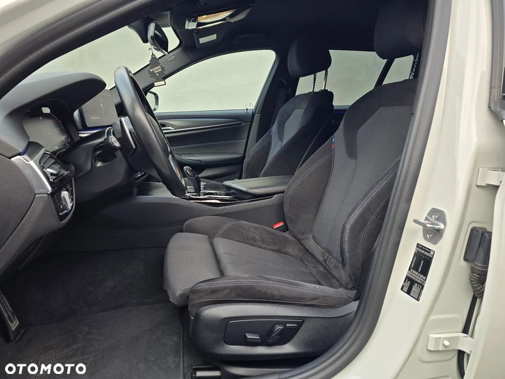 BMW Seria 5 520d M Sport Edition - 9