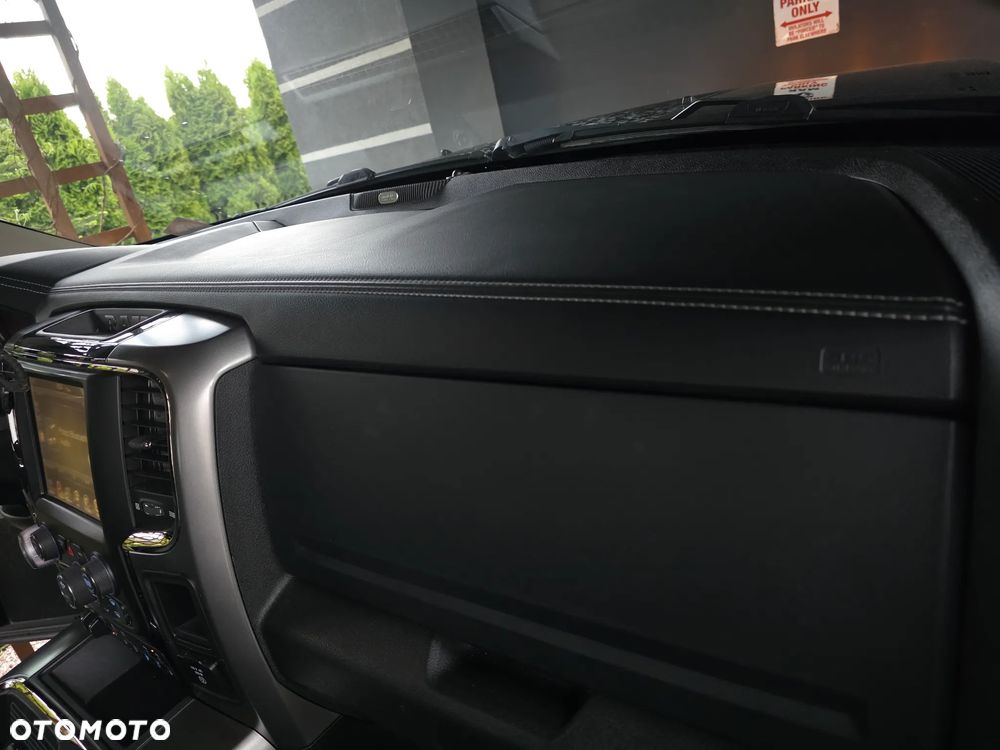RAM 1500 Crew Cab Sport - 22