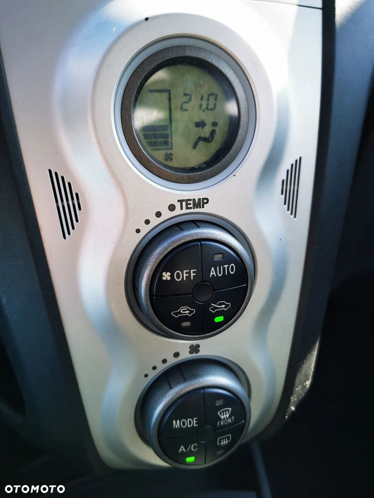 Toyota Yaris 1.3 Sol - 9