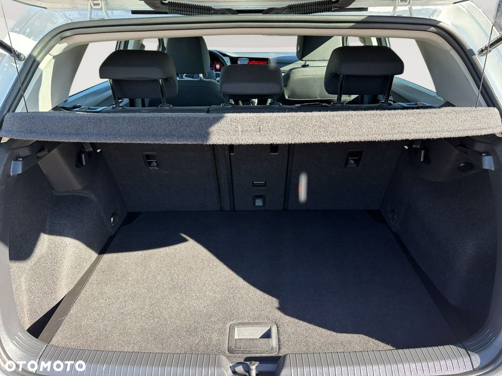 Volkswagen Golf 1.5 TSI EVO R-Line - 27