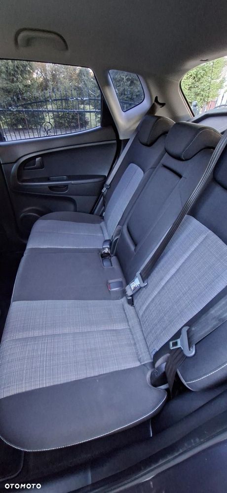 Kia Venga 1.6 M - 12