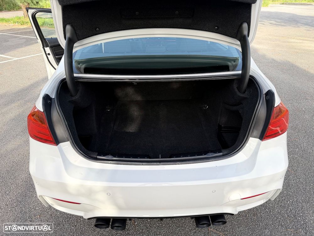 BMW 328 i Sport-Aut. Sport Line - 17