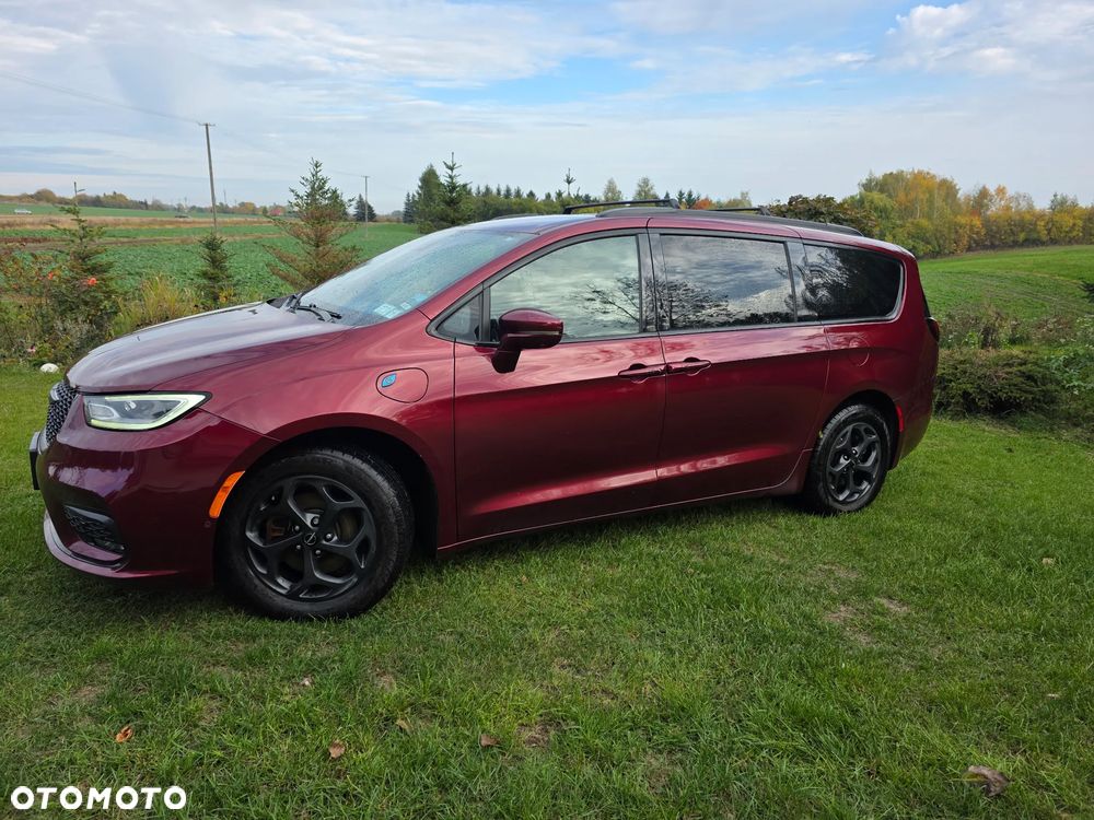 Chrysler Pacifica - 4