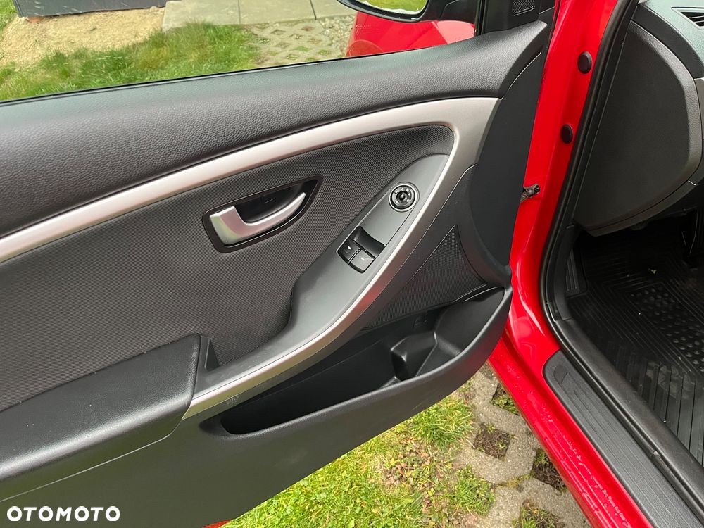 Hyundai i30 i30cw 1.4 Trend - 19