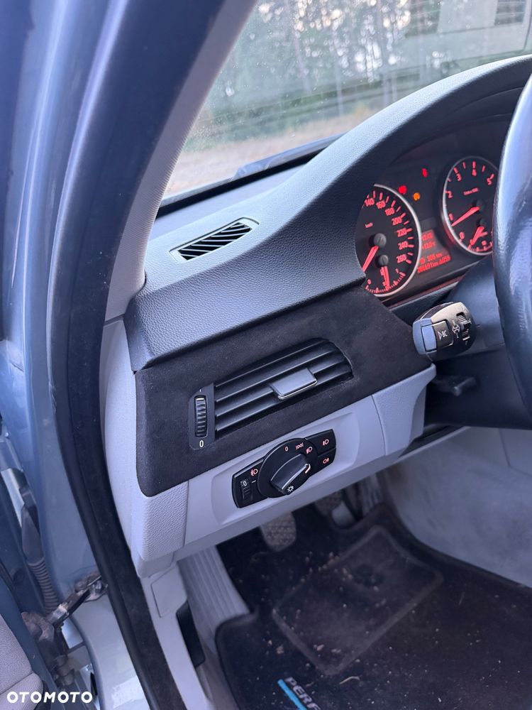 BMW Seria 3 320i - 13