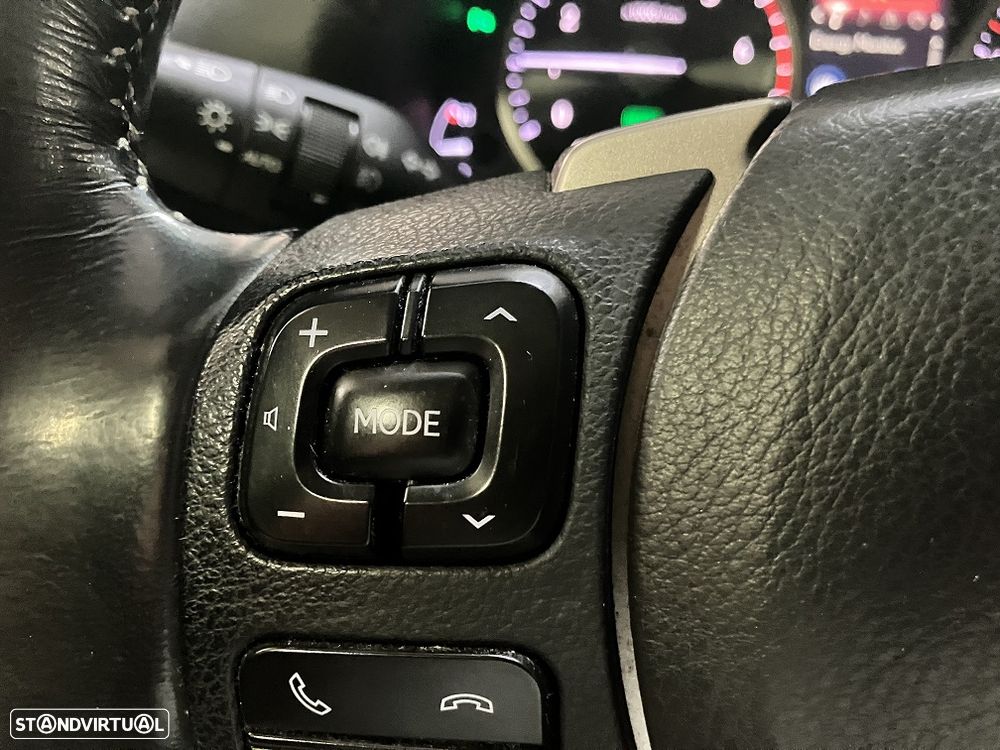 Lexus NX 300h Executive Plus - 33