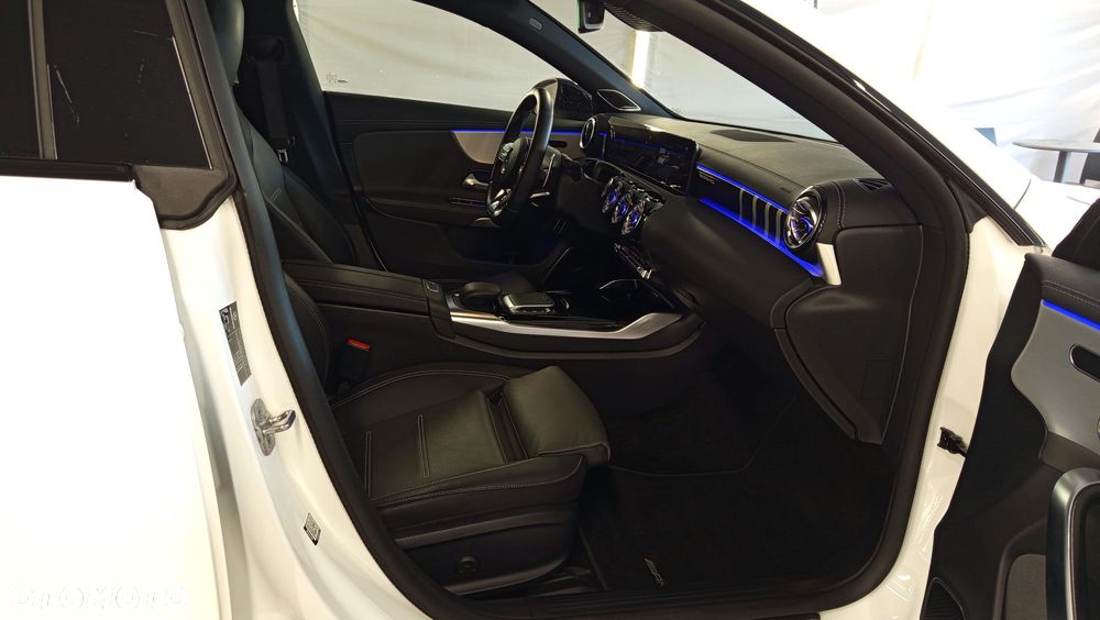 Mercedes-Benz CLA AMG 35 4-Matic 7G-DCT - 12