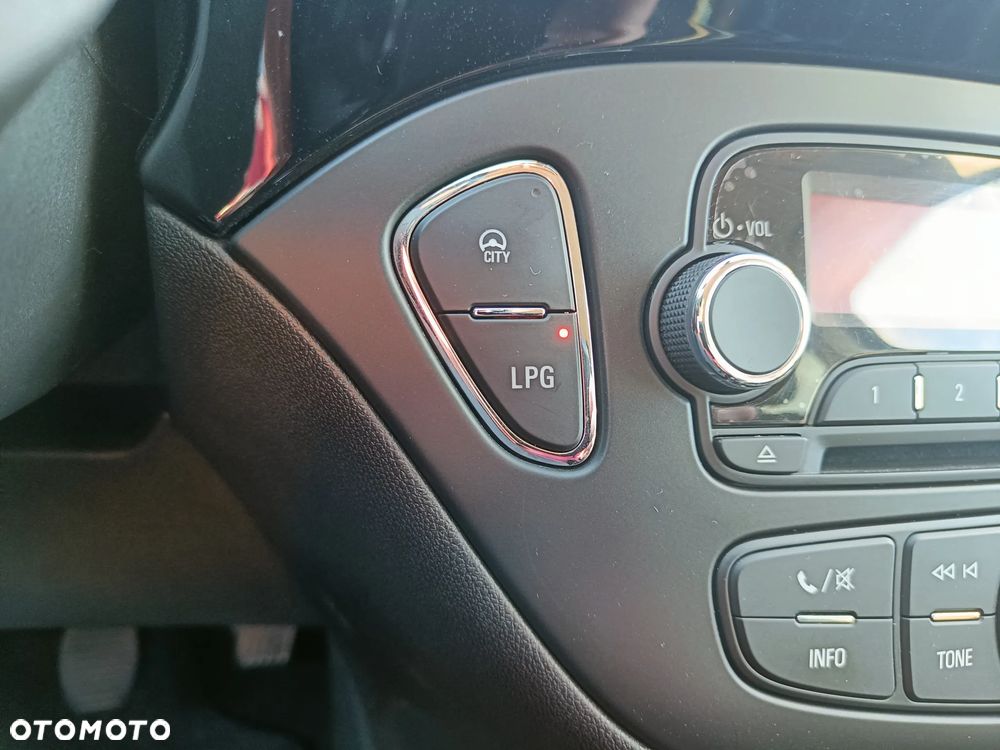 Opel Corsa 1.4 Color Edition - 12