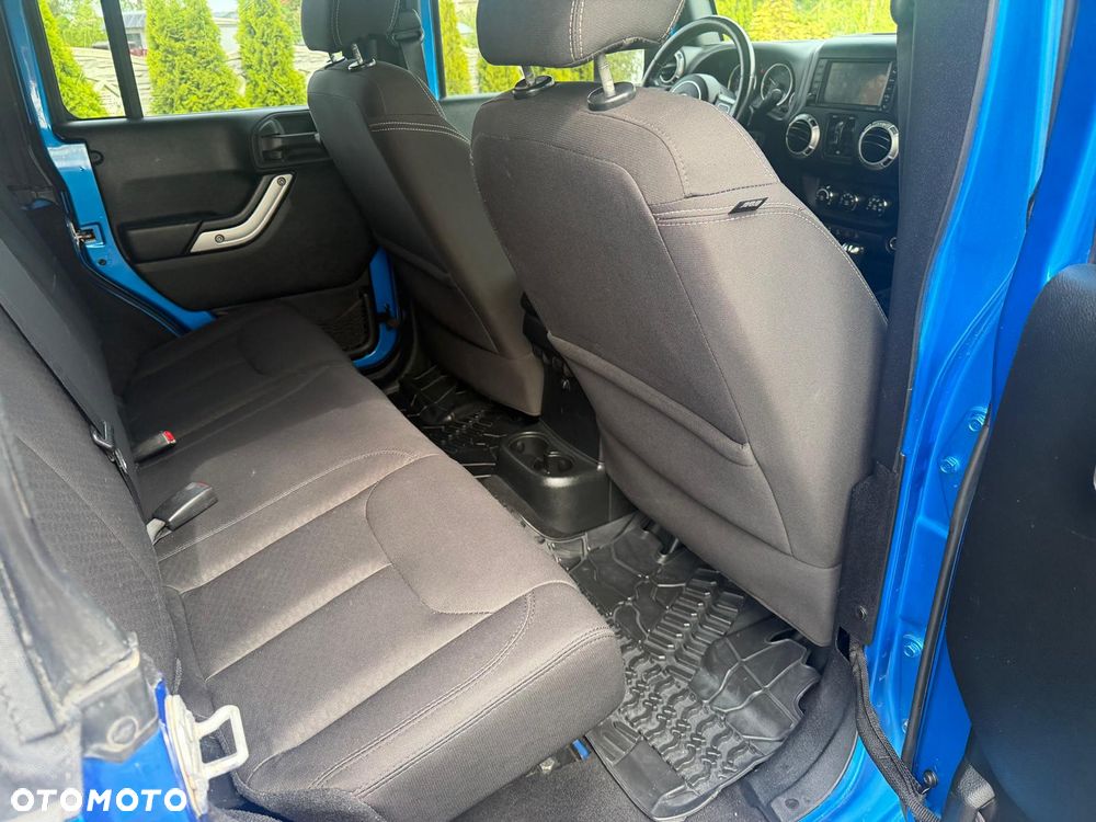 Jeep Wrangler Unlimited 2.8 CRD Automatik Rubicon - 12