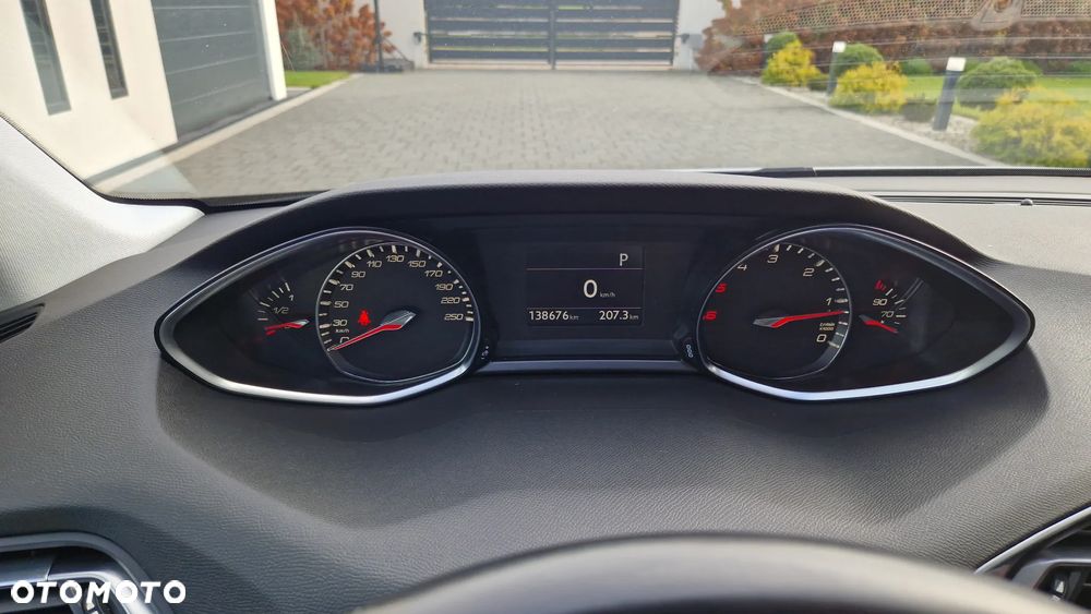 Peugeot 308 ver-1-6-bluehdi-allure-s-s-eat6 - 15