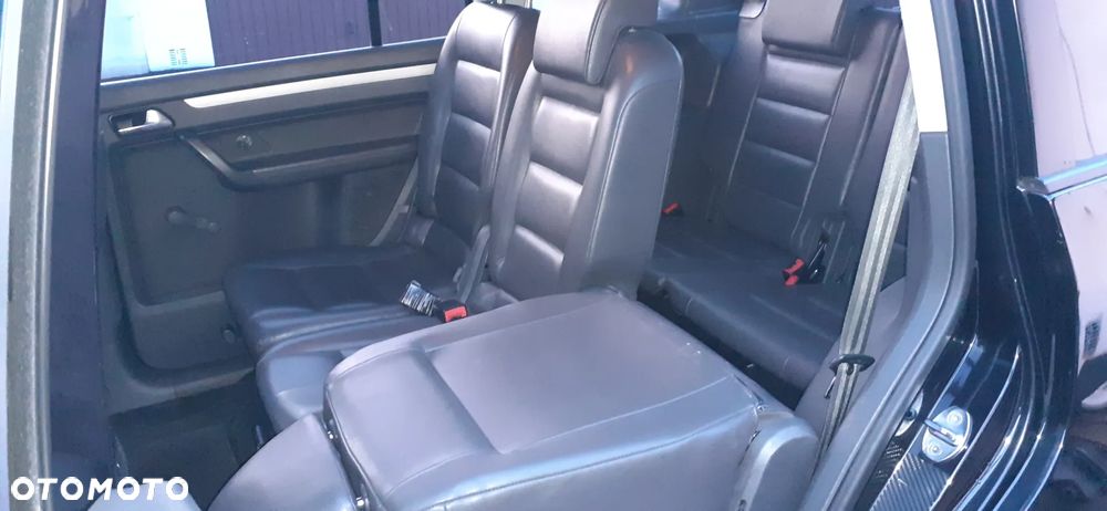 Volkswagen Touran 1.9 TDI Conceptline DSG - 9