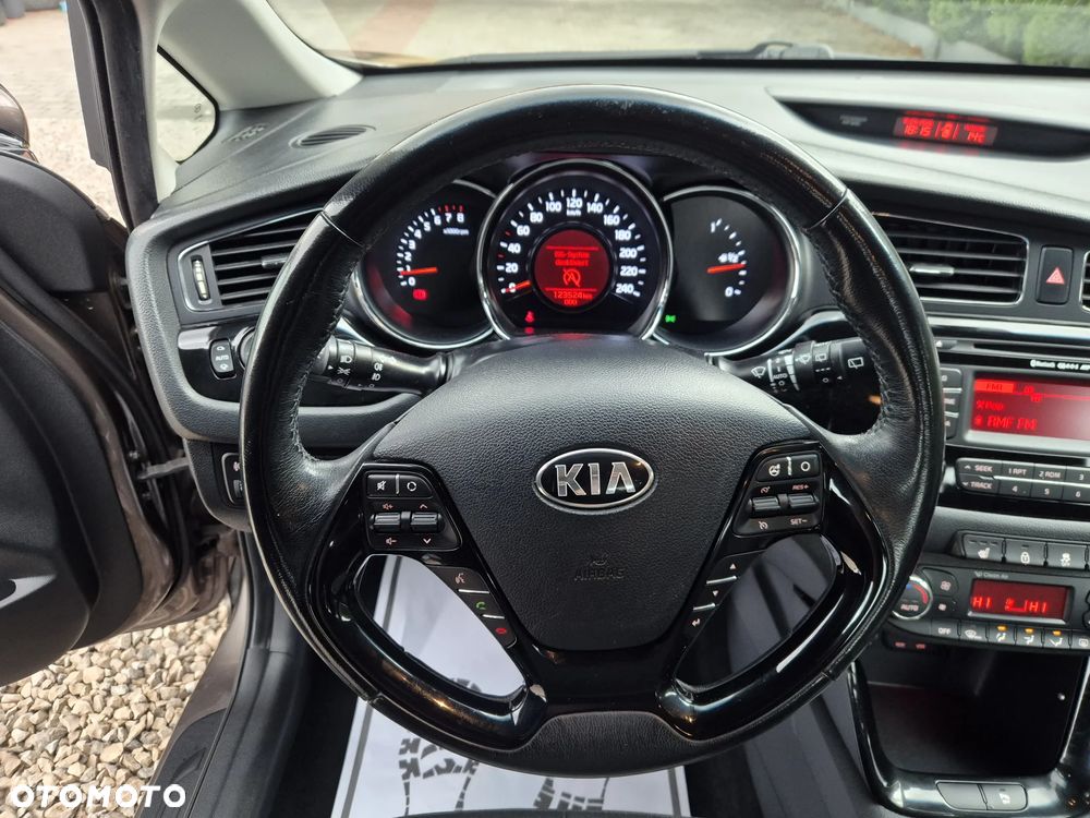 Kia Ceed 1.4 CVVT Dream Team Edition - 25