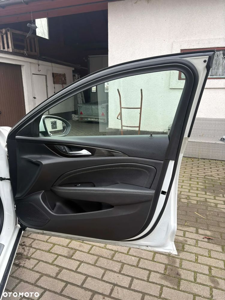 Opel Insignia - 11
