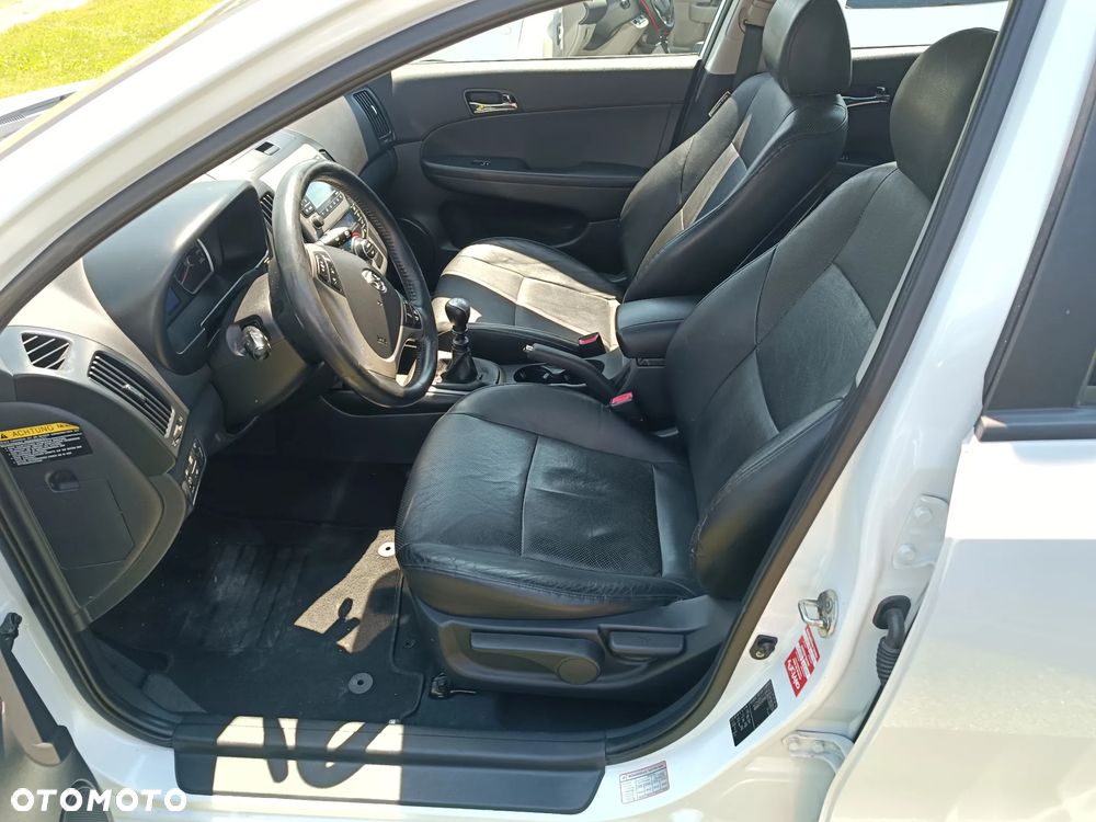 Hyundai i30 2.0 Premium - 40