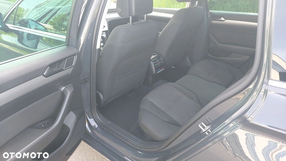Volkswagen Passat 1.6 TDI (BlueMotion Technology) DSG Comfortline - 11
