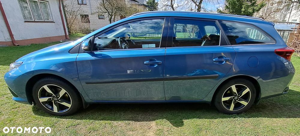 Toyota Auris 1.6 Premium - 6