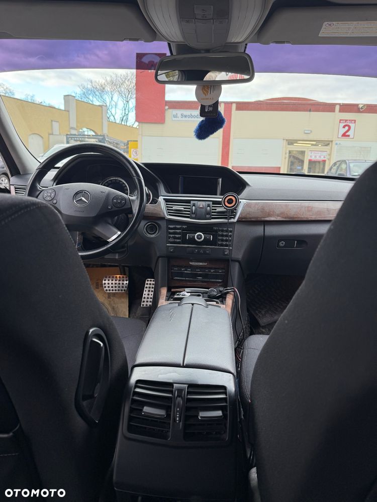 Mercedes-Benz Klasa E 200 CDI DPF BlueEFFICIENCY 7G-TRONIC Elegance - 15