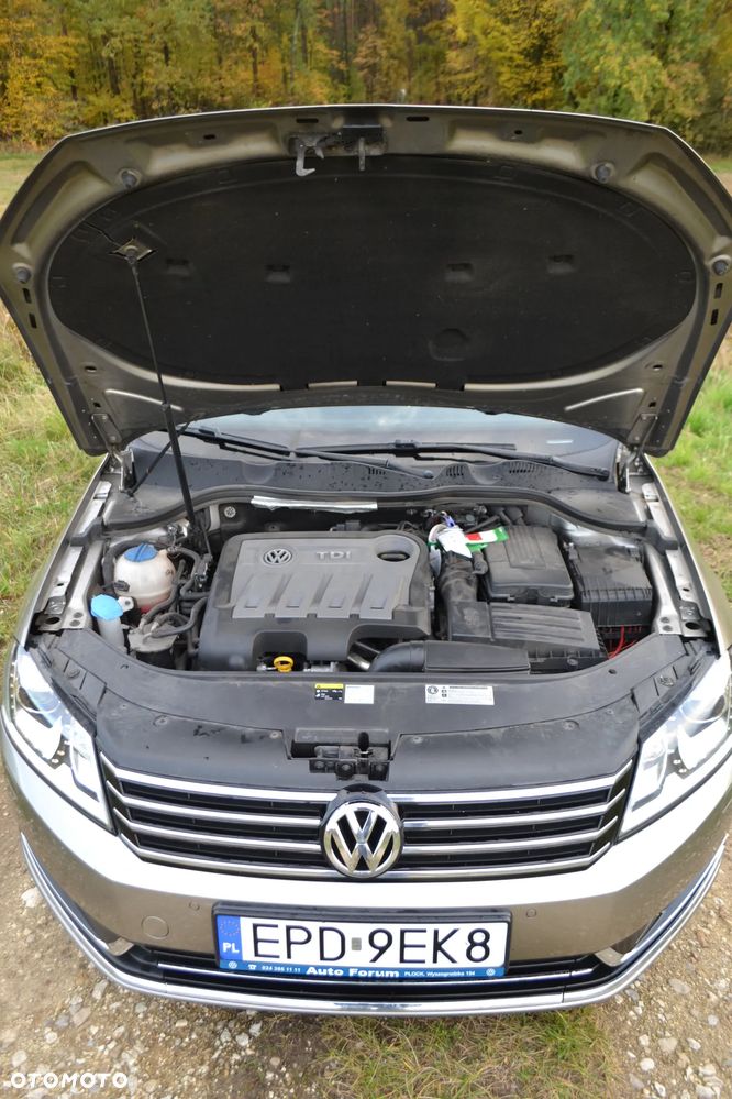 Volkswagen Passat - 16
