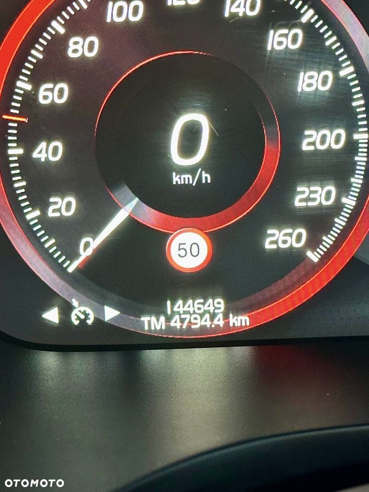 Volvo V60 D4 Momentum Pro - 11