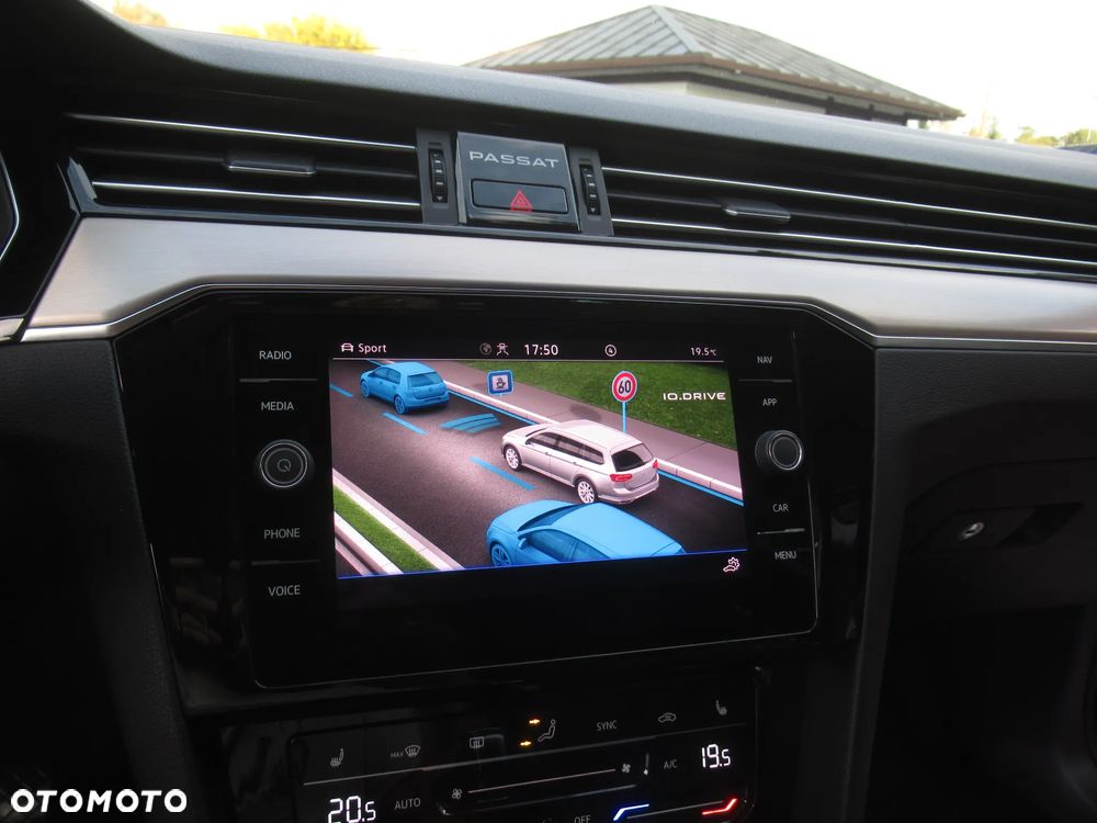 Volkswagen Passat 2.0 TSI Elegance DSG - 23