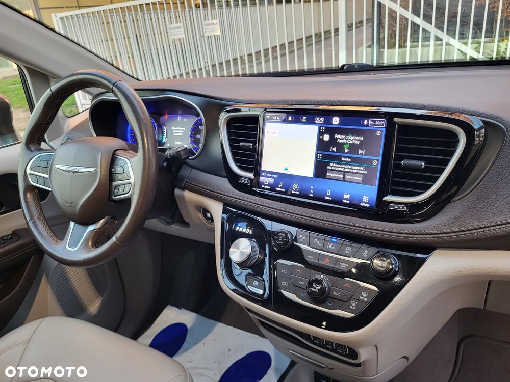 Chrysler Pacifica - 9